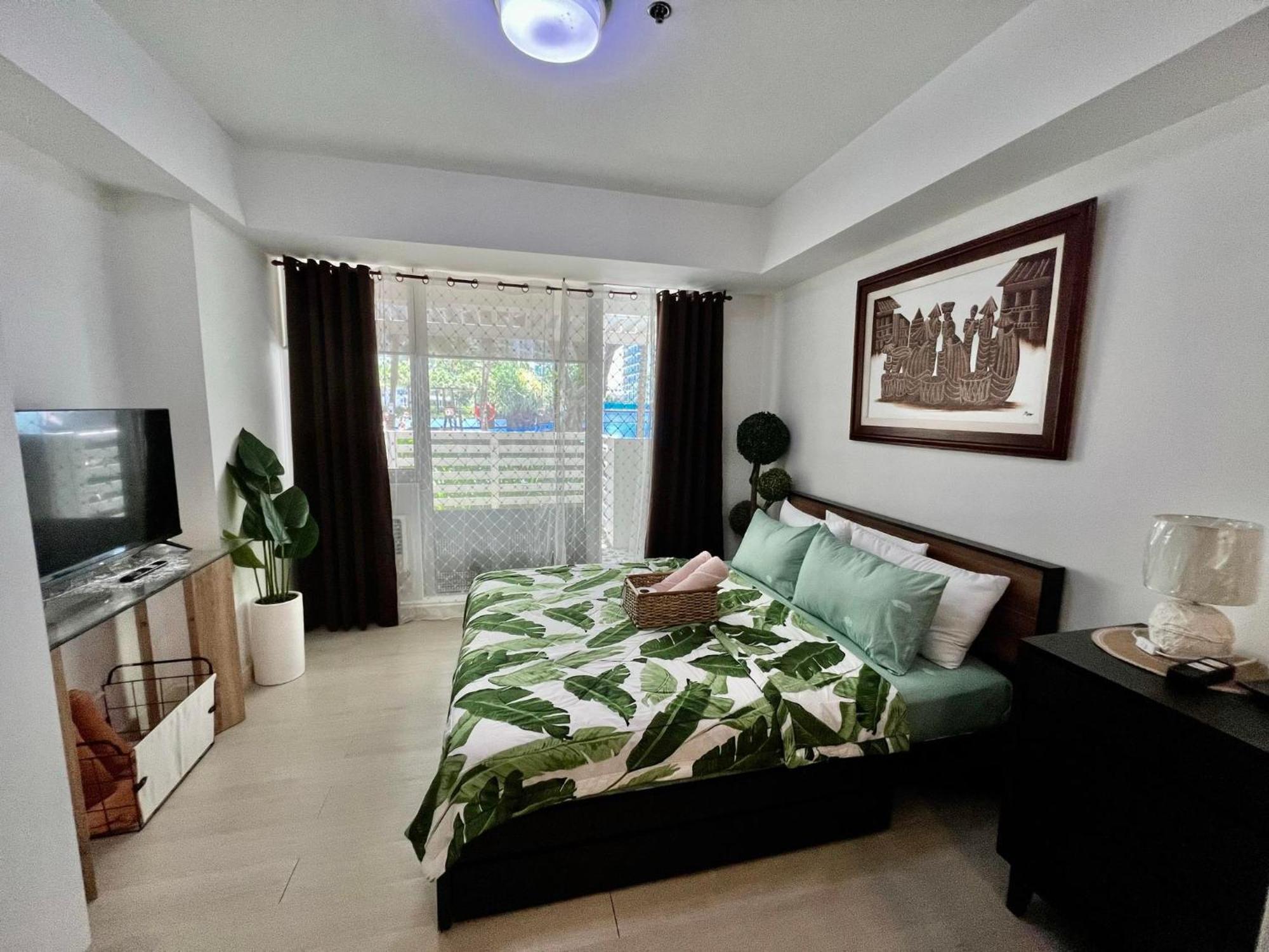 Beach Front Living In The Heart Of The City, Azure Residences มะนิลา ภายนอก รูปภาพ