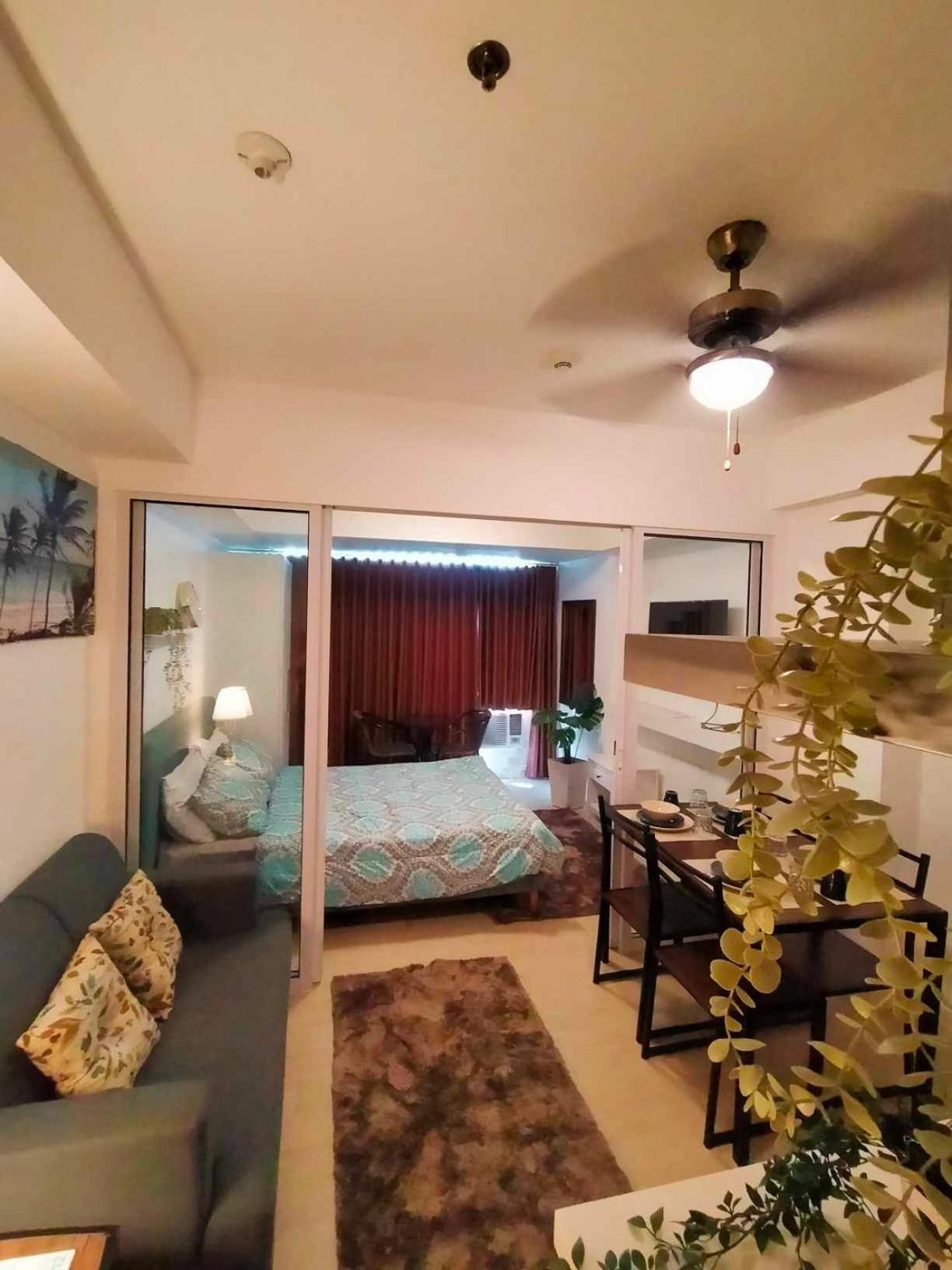 Beach Front Living In The Heart Of The City, Azure Residences มะนิลา ภายนอก รูปภาพ