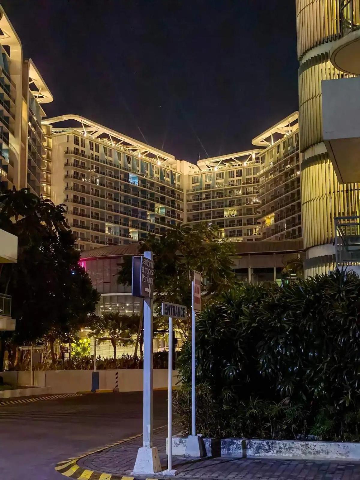 Beach Front Living In The Heart Of The City, Azure Residences มะนิลา ภายนอก รูปภาพ